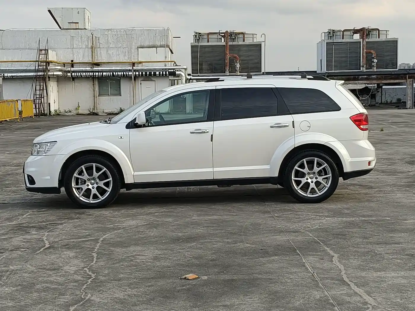 Dodge Journey 2014 2013 Model 2.4L 2WD Premium Edition