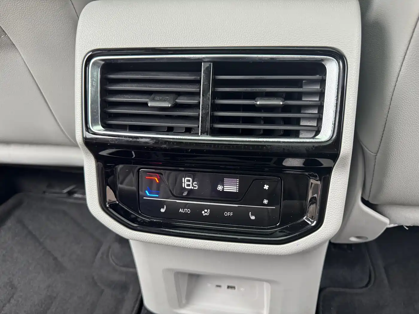 Volkswagen Teramont 2021 330TSI 2WD Premium Luxury Edition фото 29