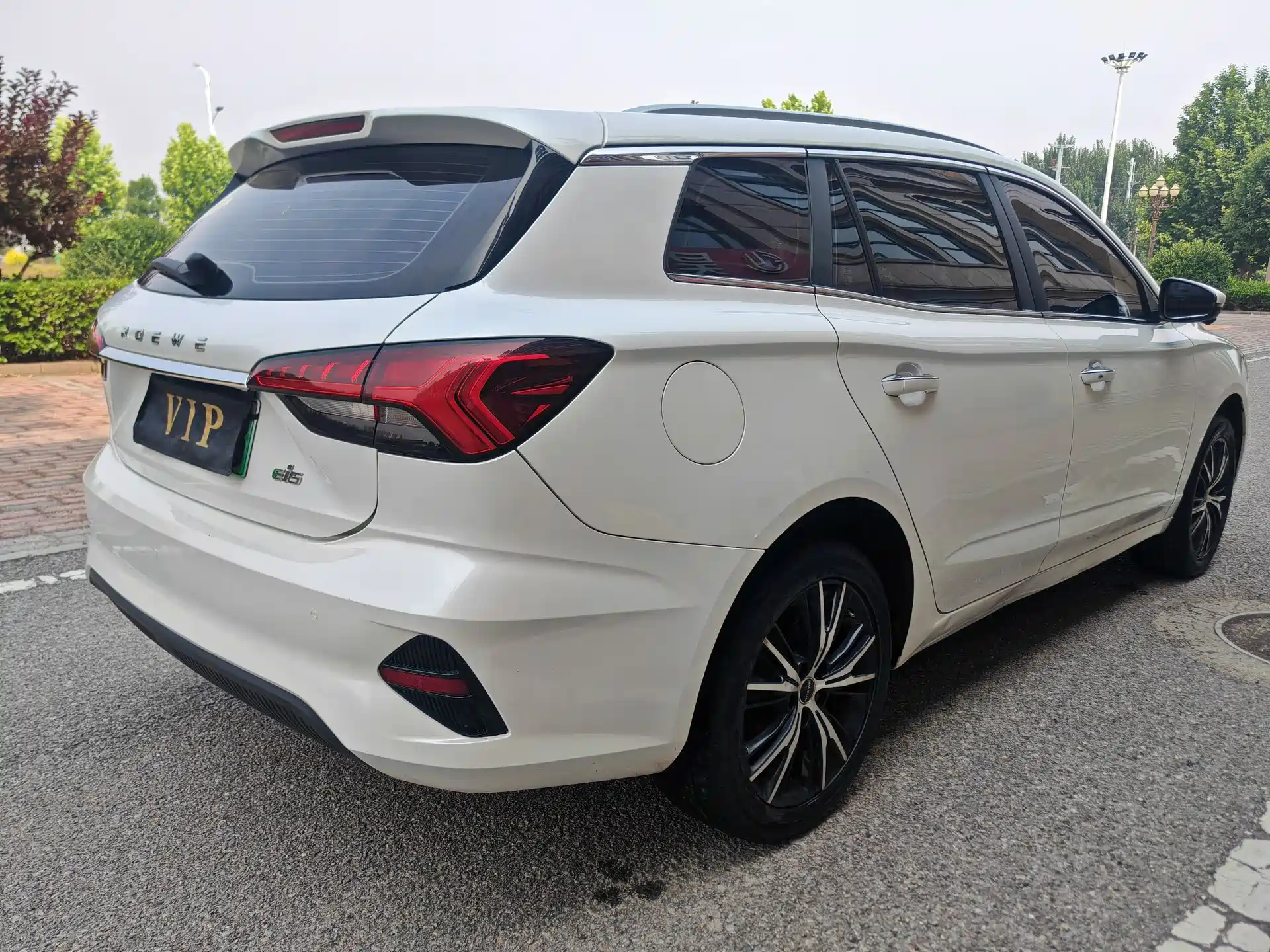 Фото 15 - Roewe Ei5