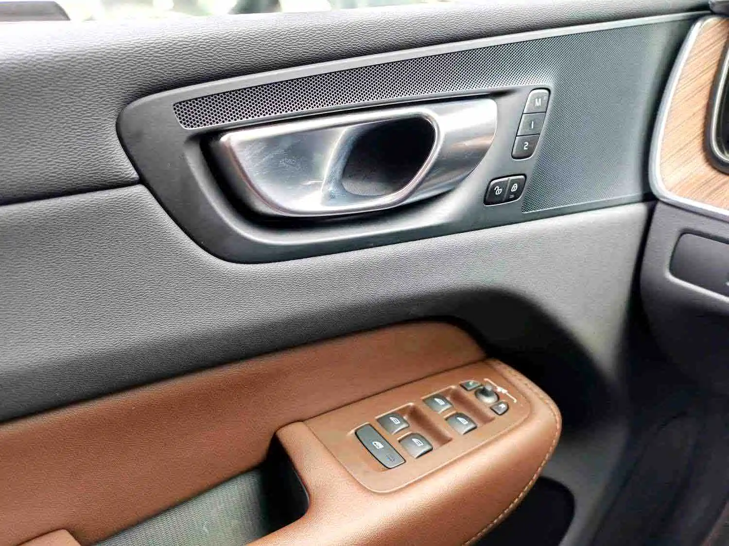 Фото 17 - Volvo XC60 Plug-in Hybrid