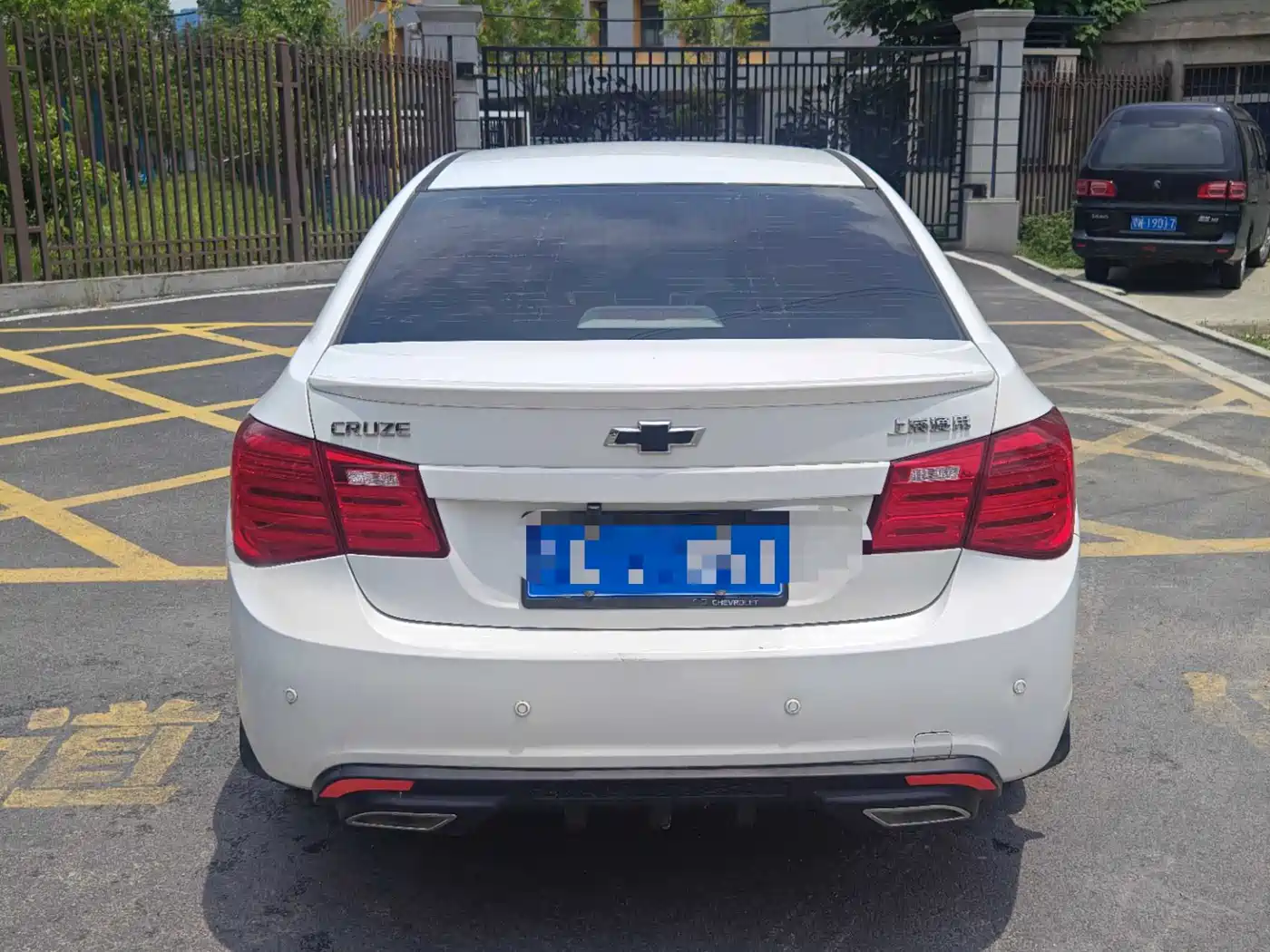 Chevrolet Cruze 2013 1.6L SL Sunroof MT фото 9