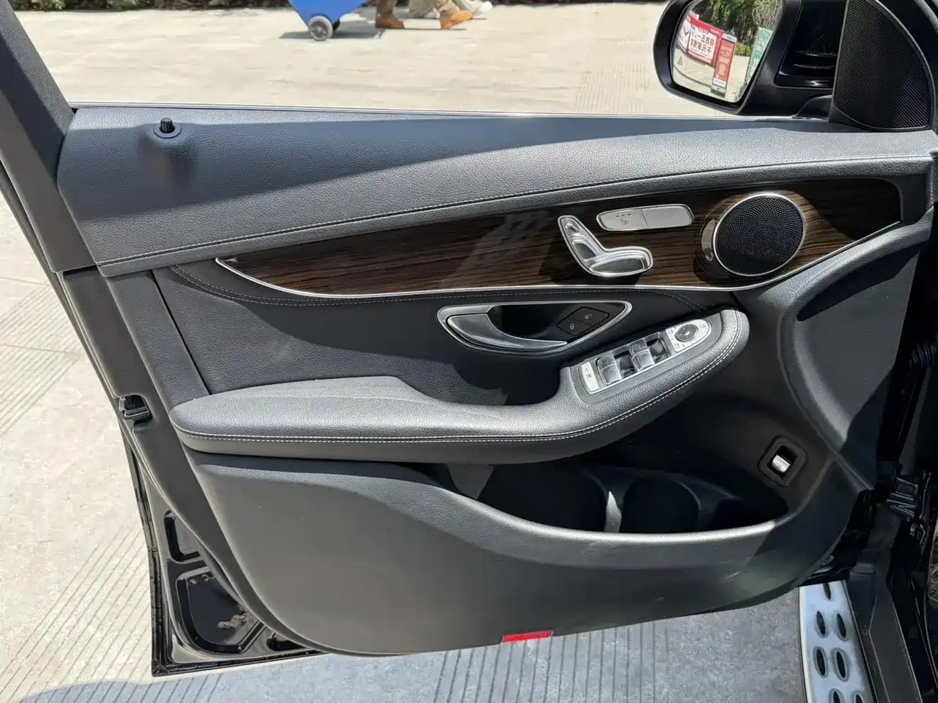 Mercedes-Benz GLC 2018 Facelift GLC 260 4MATIC Luxury фото 5