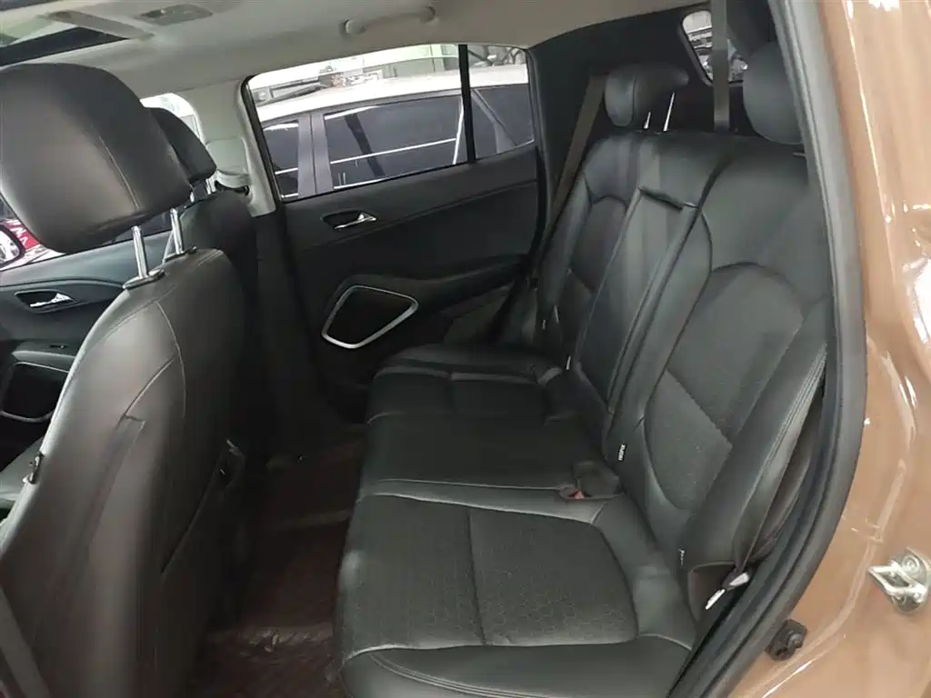 Hyundai Beijing Hyundai ix35 2018 2.0L Automatic 2WD Zhiyong·Enjoyment Edition фото 17