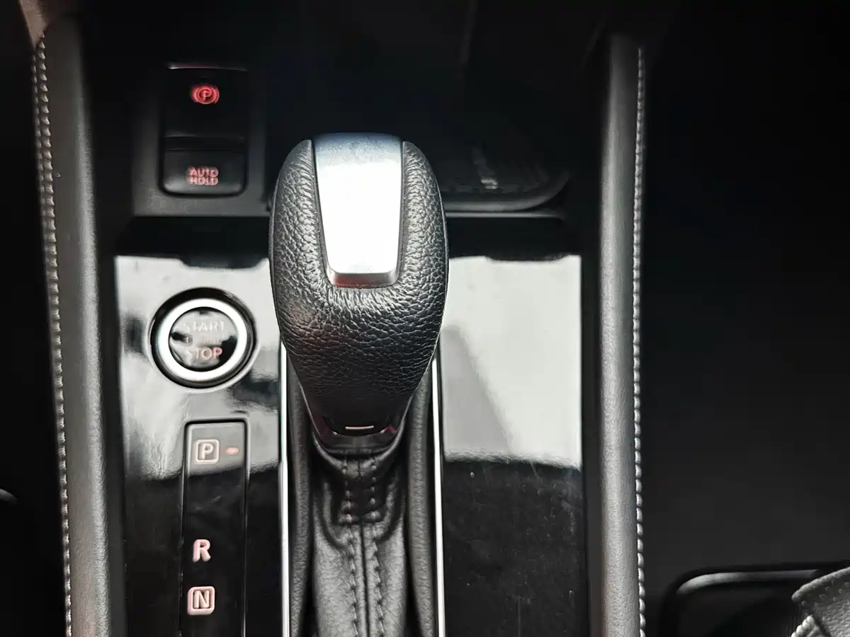 Nissan Kicks 2024 2023 Model Spirited 1.5L Ultimate Dynamic Luxury Edition