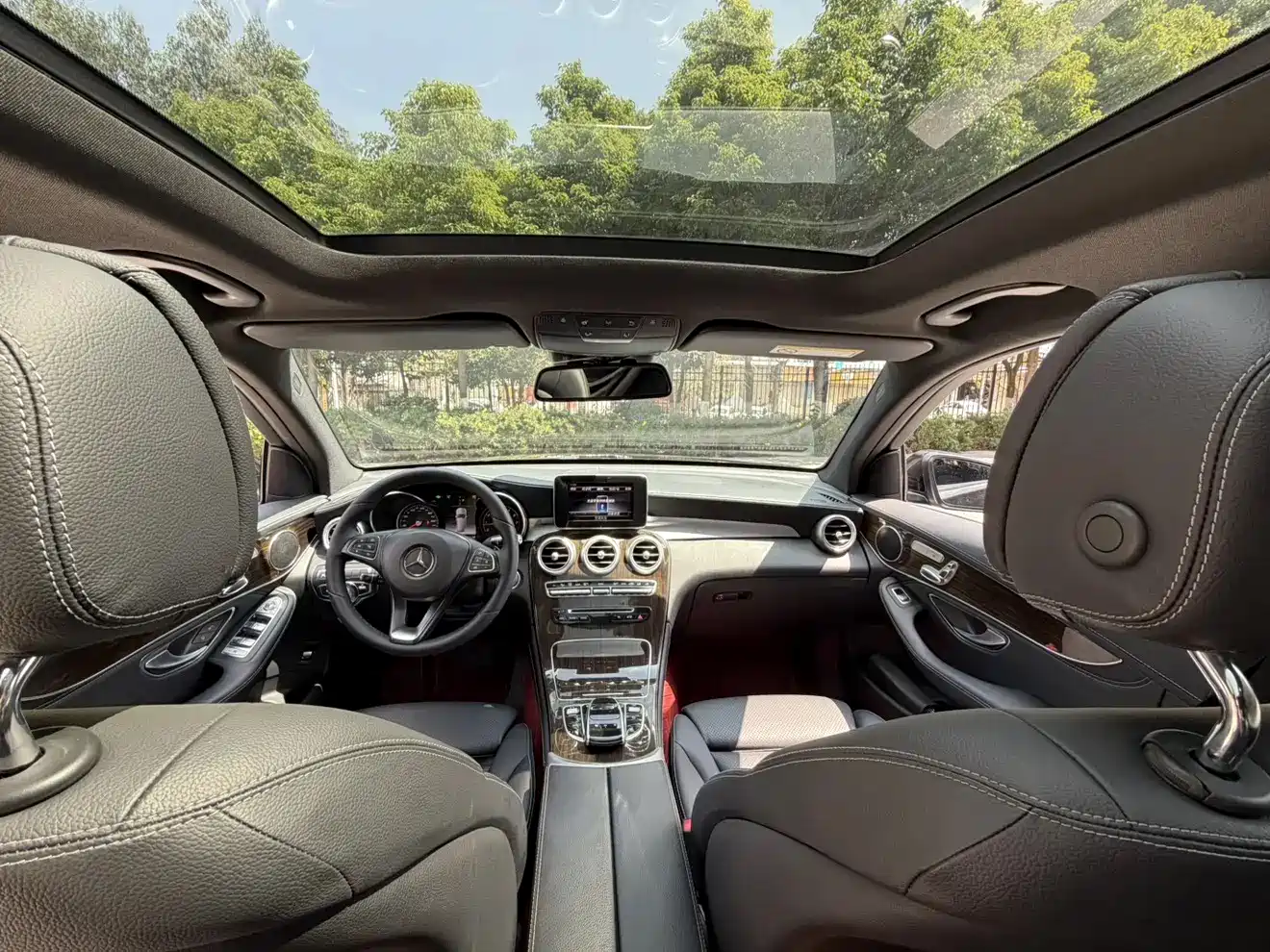 Mercedes-Benz GLC 2018 Facelift GLC 260 4MATIC Luxury фото 7