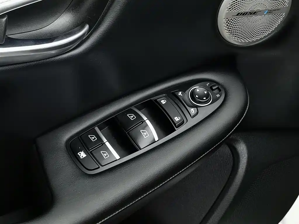 Infiniti QX50 2018 2.0T 4WD Elite Edition фото 9