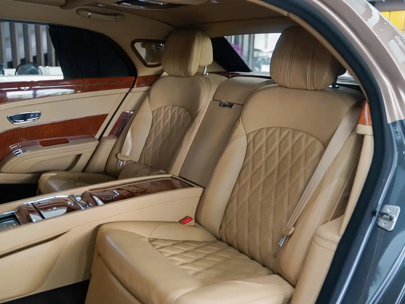 Bentley Mulsanne 2017 6.8T Long Wheelbase фото 15