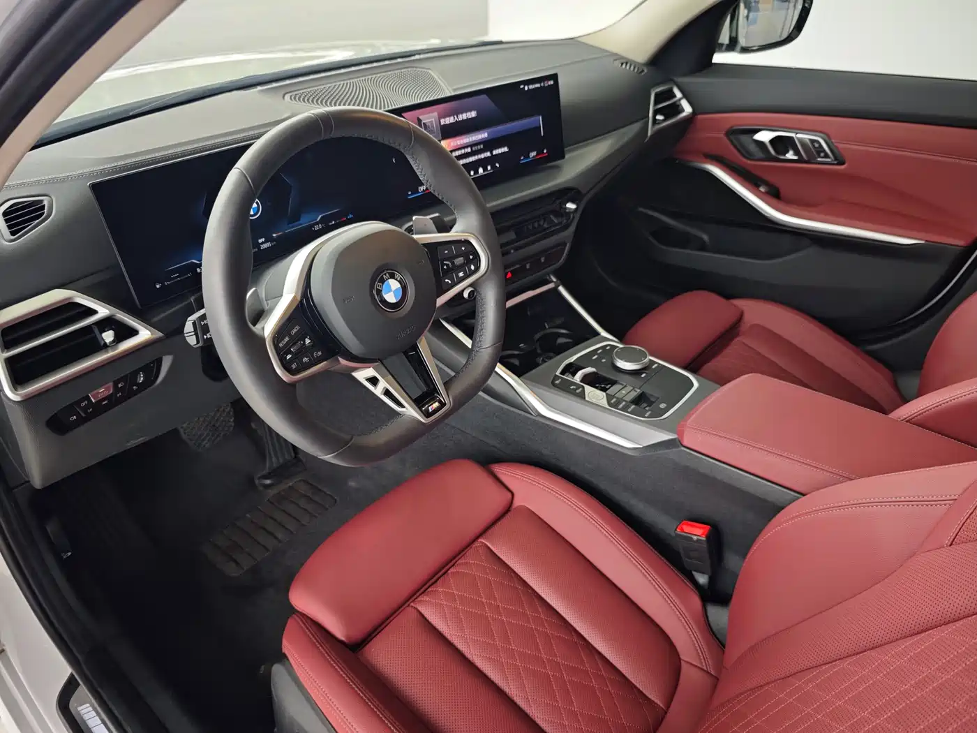 BMW 3 Series 2025 325i M Sport Package фото 13