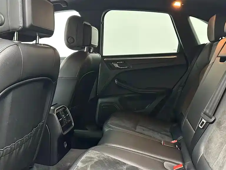 Porsche Macan 2017 Macan 2.0T фото 17