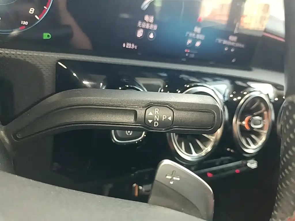 Mercedes-Benz CLA (Import) 2021 CLA 200 фото 14