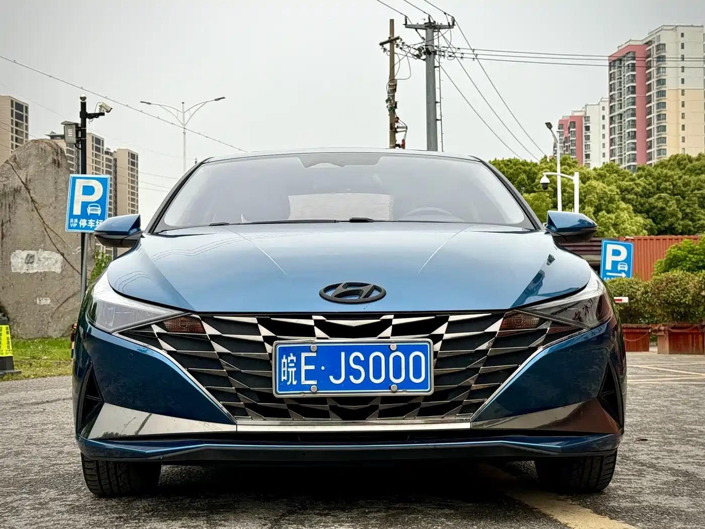 Hyundai Elantra 2021 1.5L CVT LUX Premium Edition
