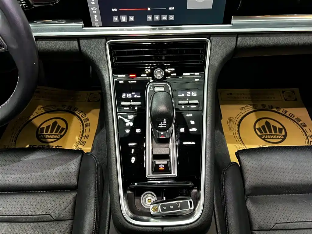 Porsche Panamera 2017 Panamera 3.0T фото 10