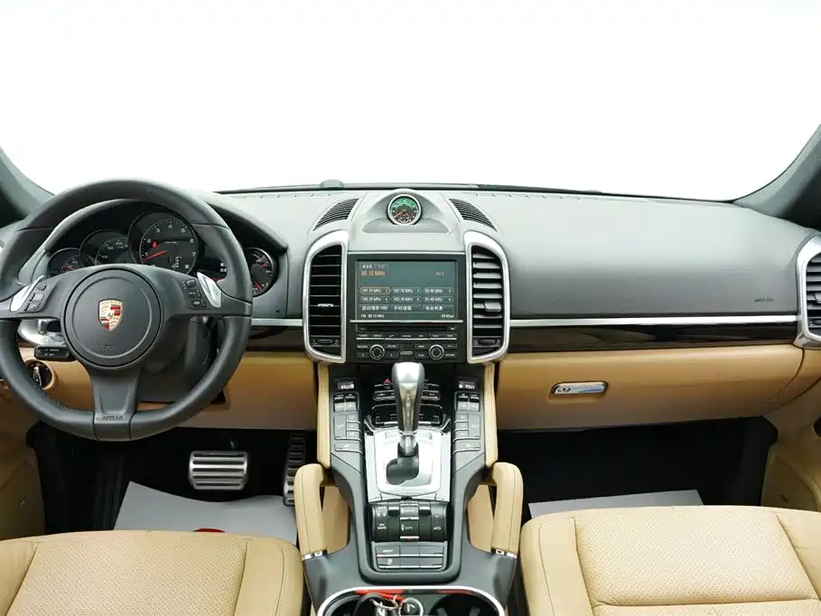 Porsche Cayenne 2014 Cayenne Platinum Edition 3.0T фото 4