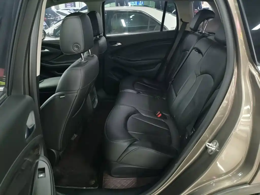 Фото 17 - Buick Envision Plus