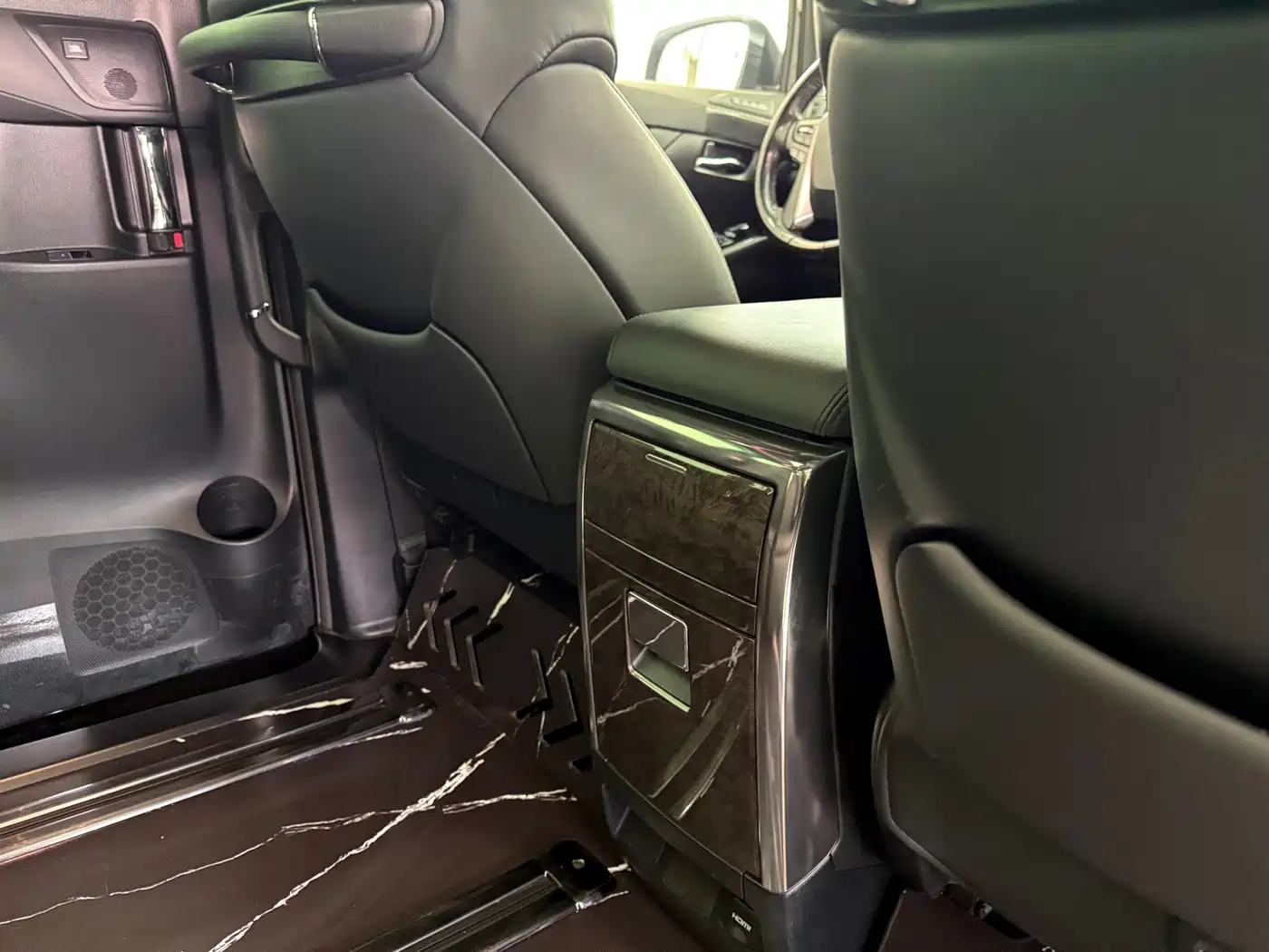 Toyota Alphard 2021 Hybrid 2.5L Premium фото 13
