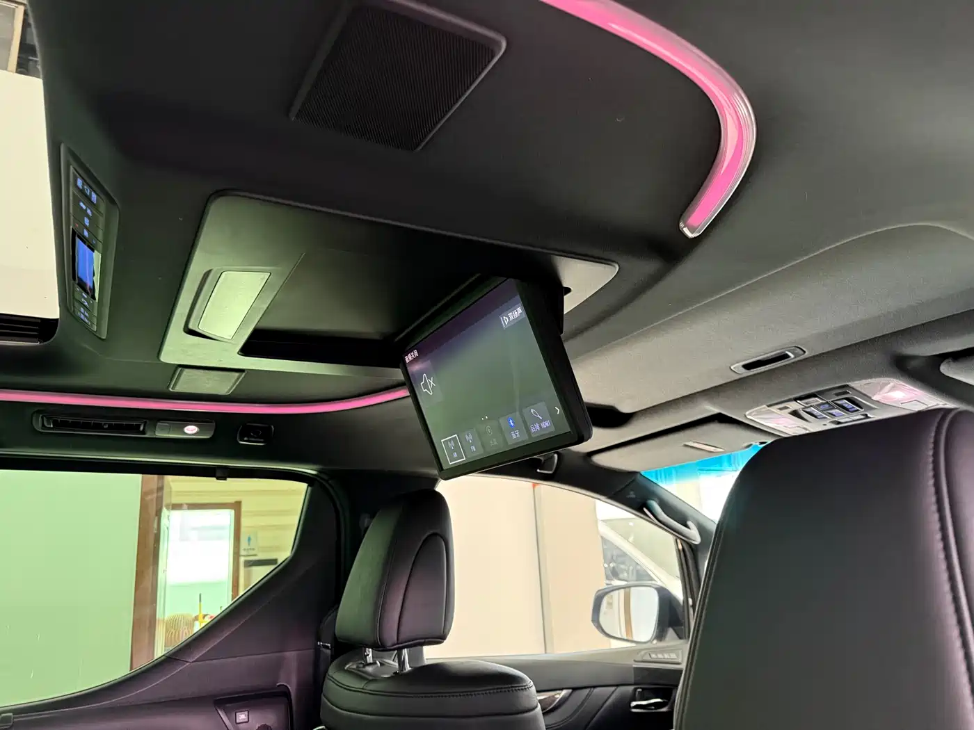 Toyota Alphard 2021 Hybrid 2.5L Premium фото 14