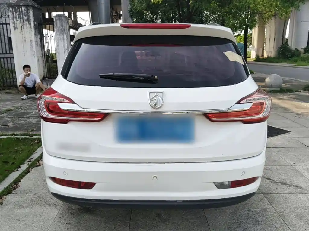 Baojun 310W 2017 2017 1.5L Manual Fashion Edition (China V)