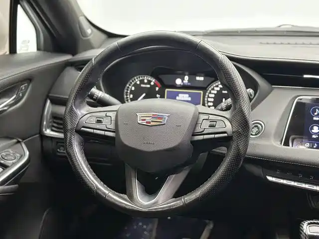 Cadillac XT4 2018 28T FWD Leading Edition фото 12