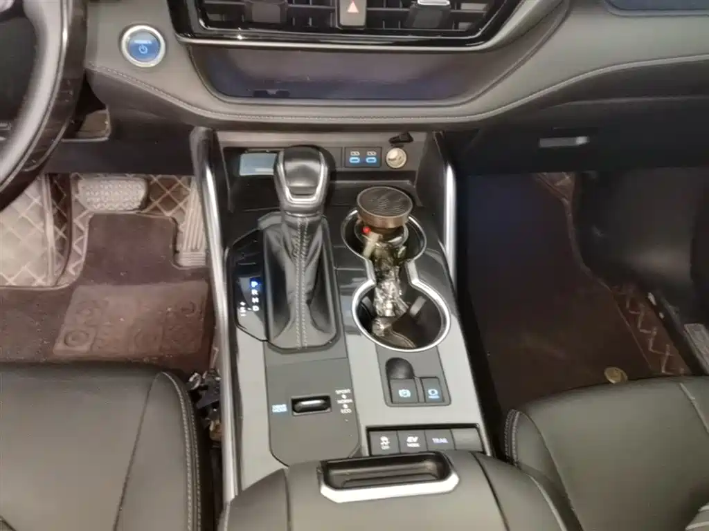 Toyota Crown Kluger 2021 2.5L HEV 4WD Luxury фото 14