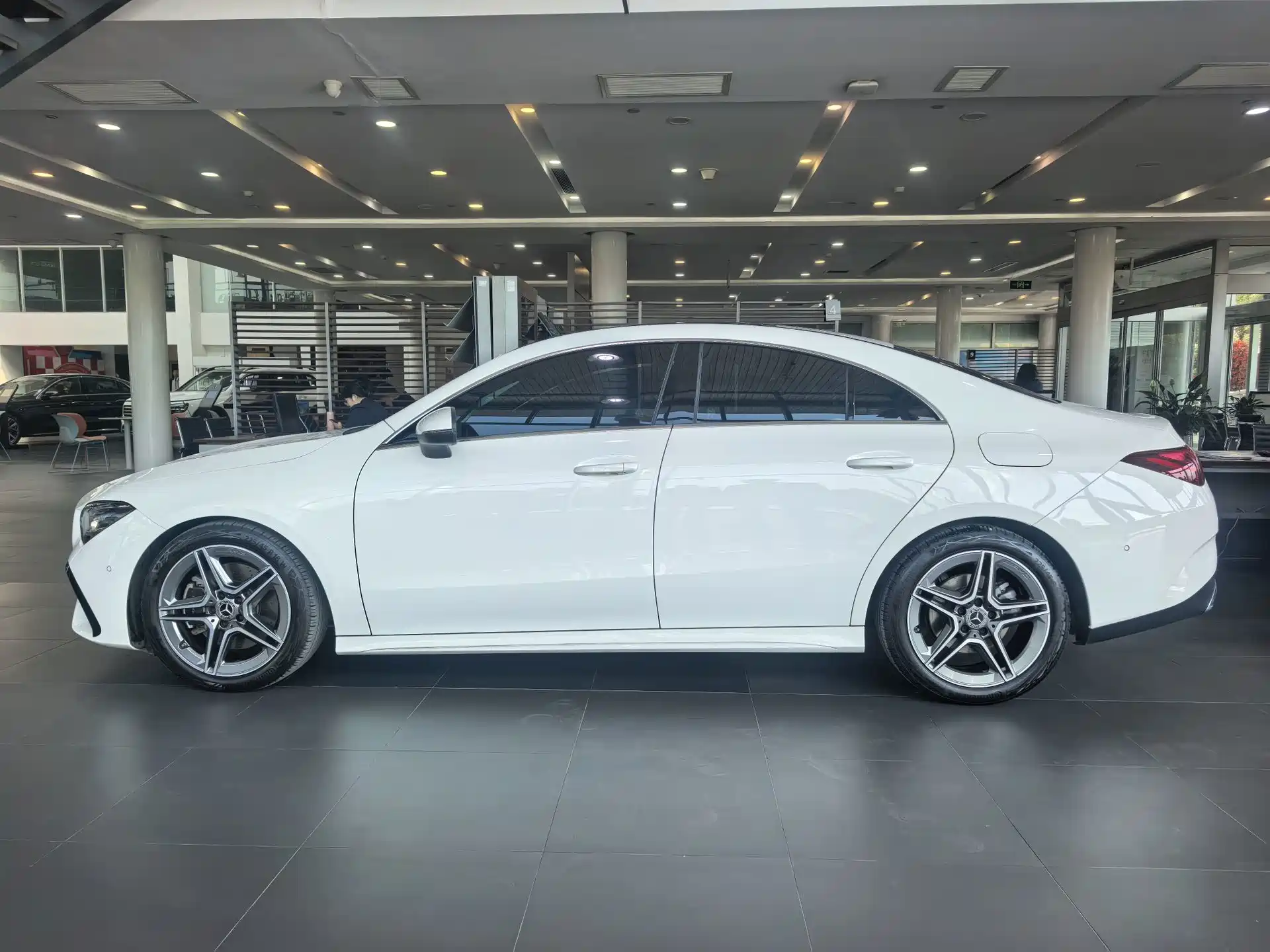 Photo 5 - Mercedes-Benz CLA (Import)