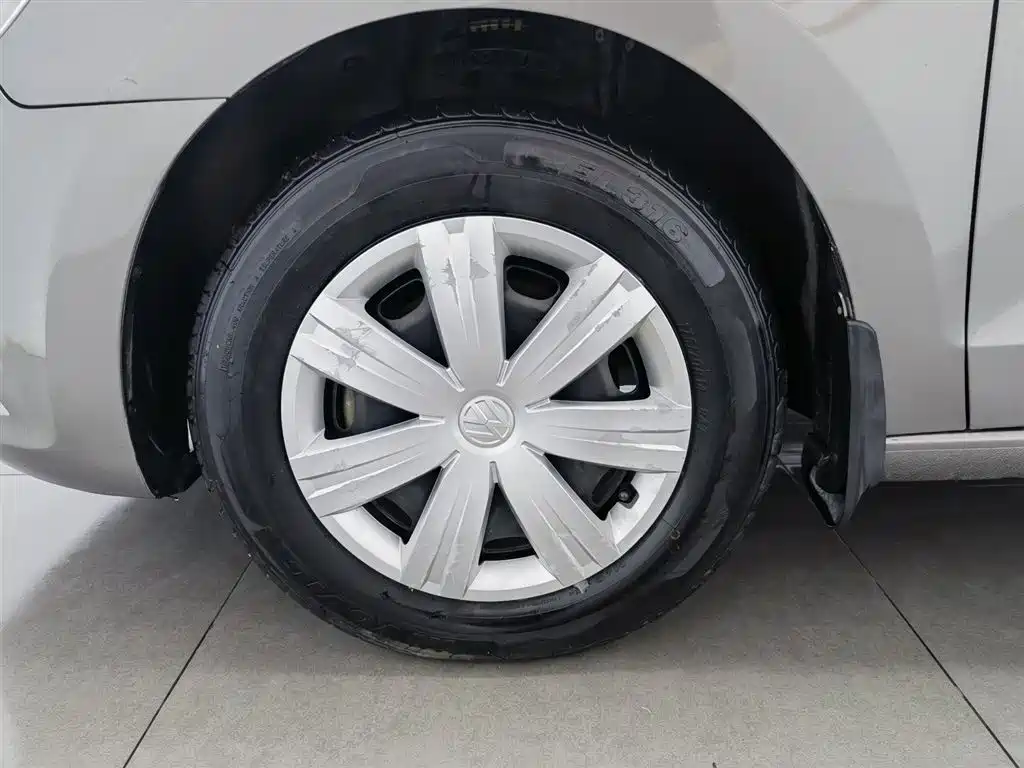Volkswagen Jetta 2013 1.4L Manual Fashion фото 17