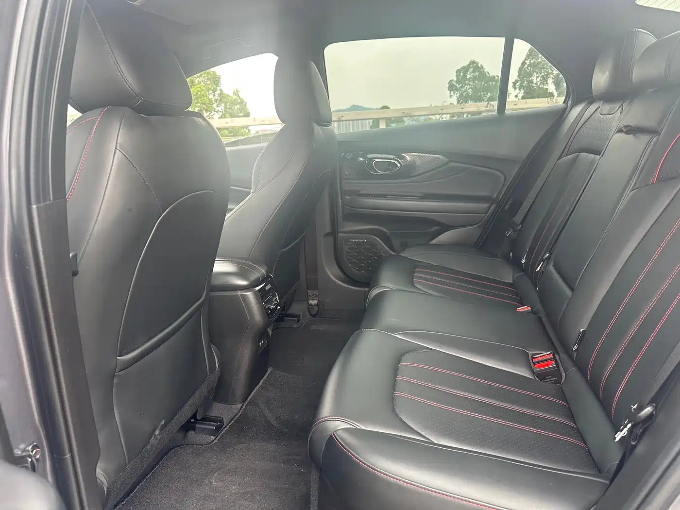 GAC Trumpchi Trumpchi Emkoo 2021 270T DCT J10 Sprinter Edition фото 6