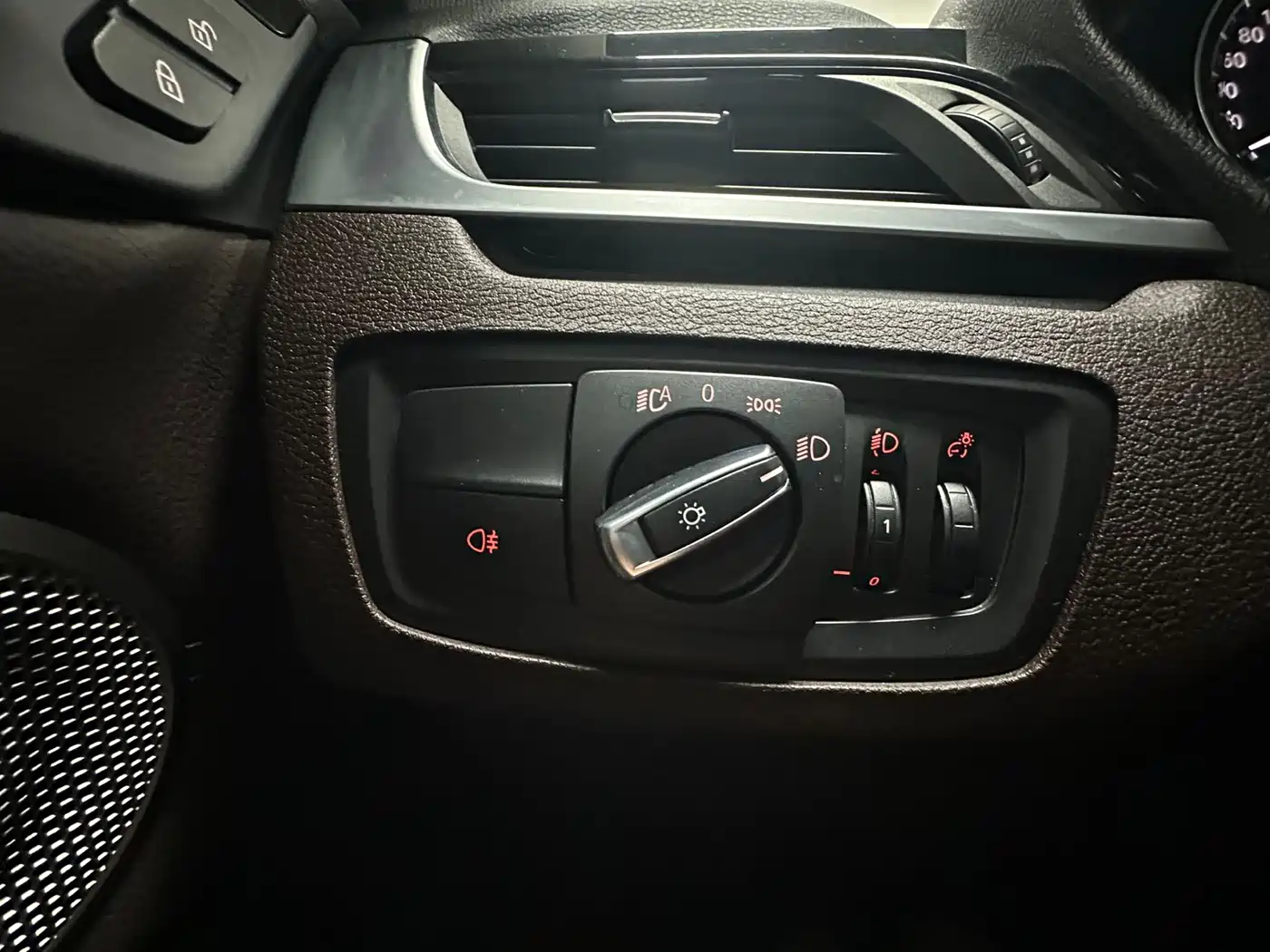 BMW X1 2022 sDrive20Li Premium фото 19