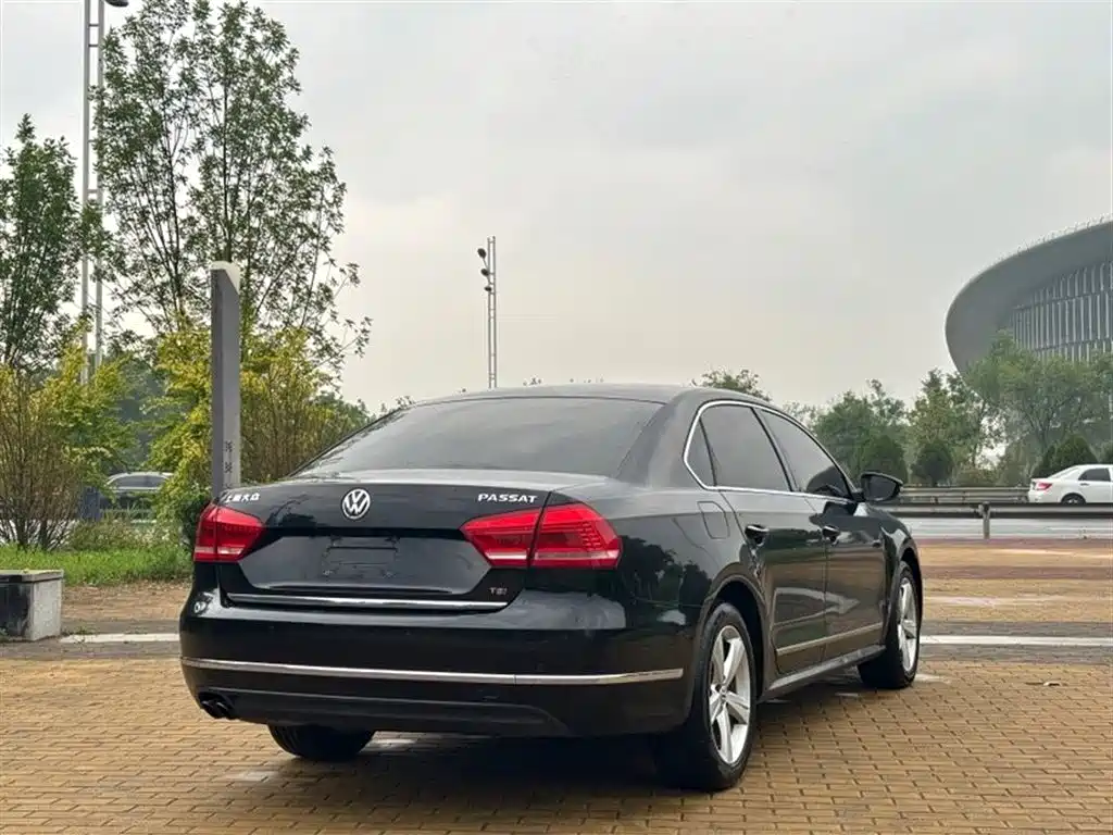 Volkswagen Passat 2013 1.8TSI DSG Government Procurement Edition фото 4