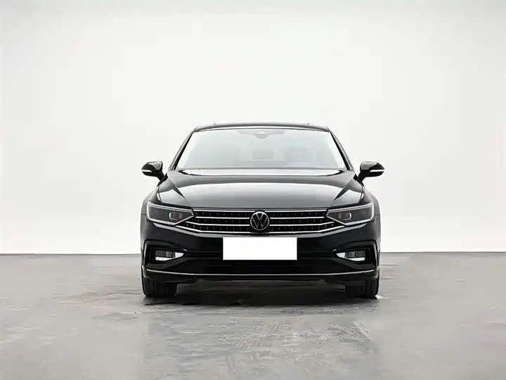 Volkswagen Magotan 2023 Model 2 Million Commemorative Edition 330TSI DSG Luxury фото 2
