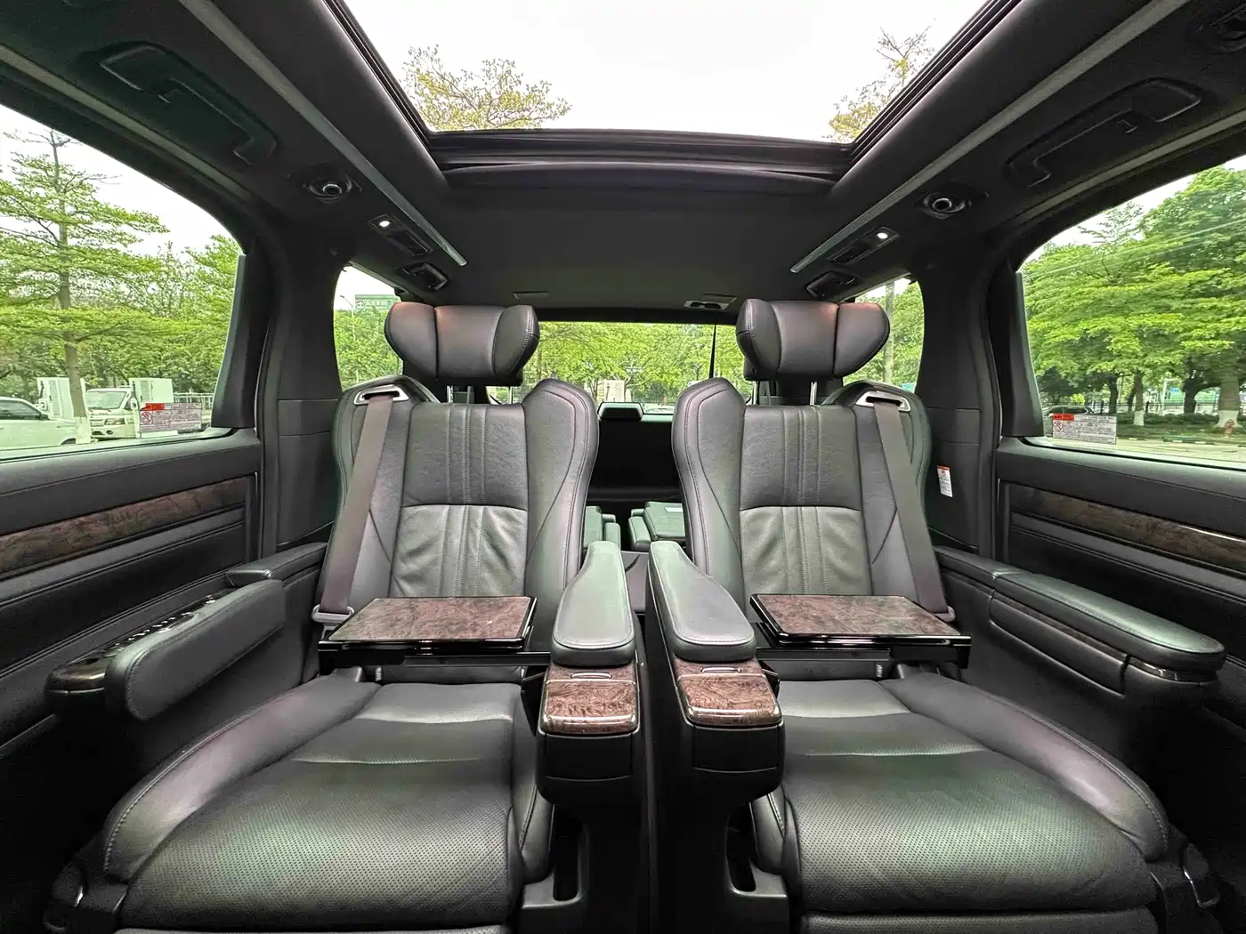 Toyota Alphard 2020 Hybrid 2.5L Premium Edition фото 24
