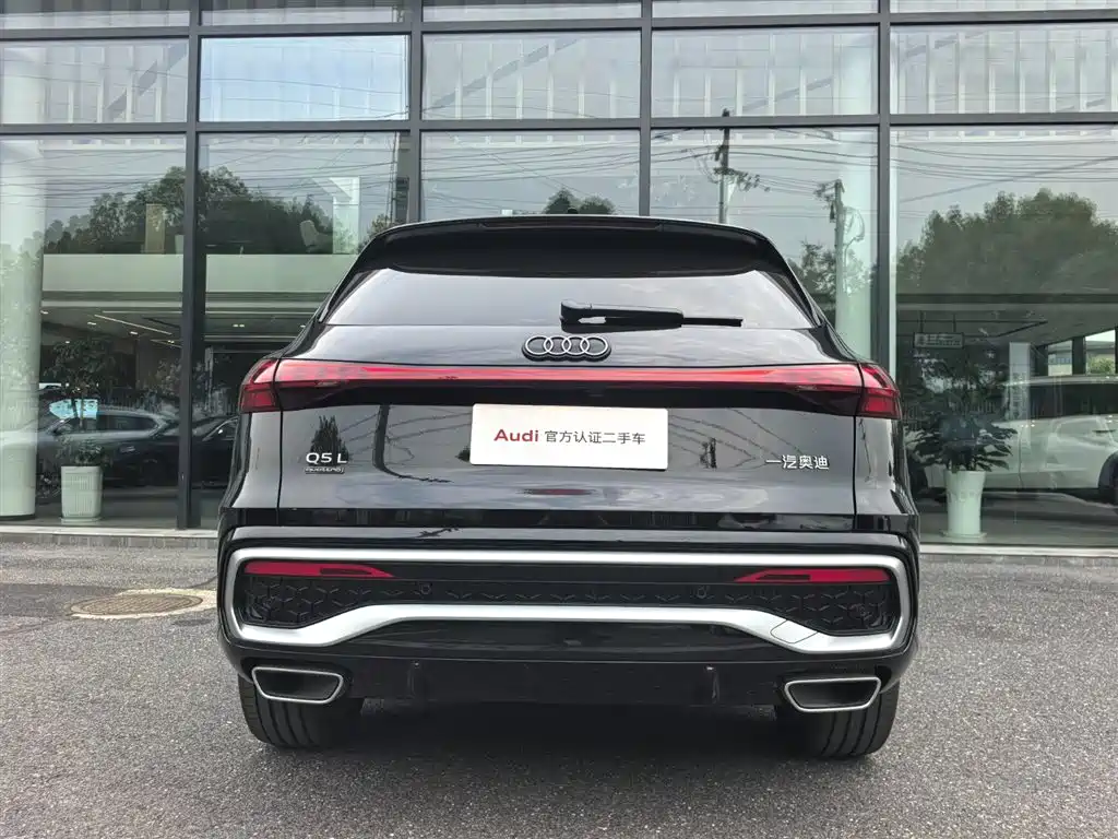 Audi Q5L 2026 Luxury Sport 150kW фото 3