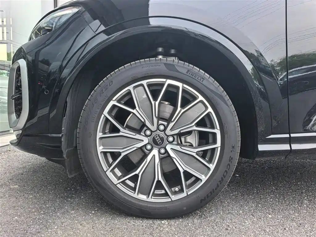 Audi Q5L 2026 Luxury Sport 150kW фото 13