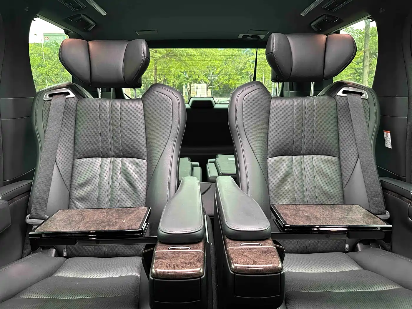Toyota Alphard 2020 Hybrid 2.5L Premium Edition фото 25