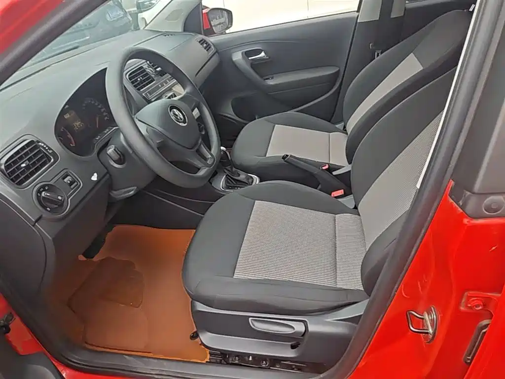 Volkswagen Polo 2018 1.5L Auto Safe Drive фото 15