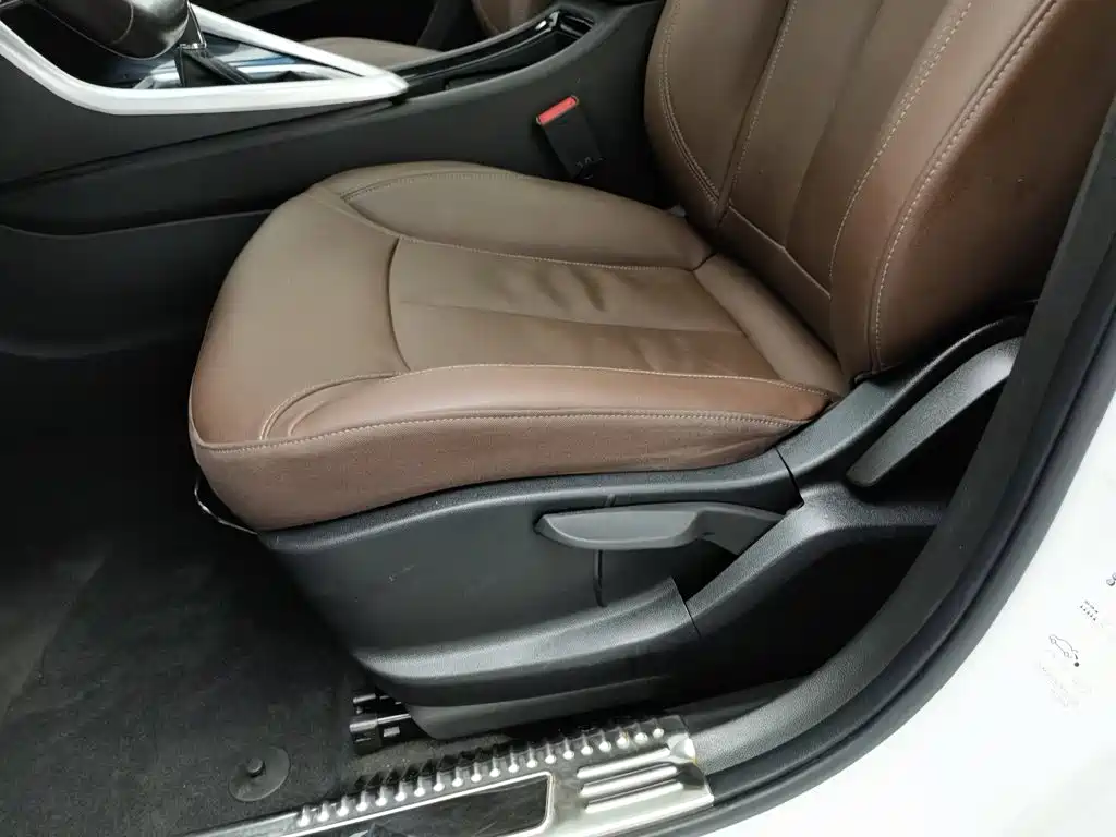 Buick GL6 2018 2018 18T 6-Seater Premium
