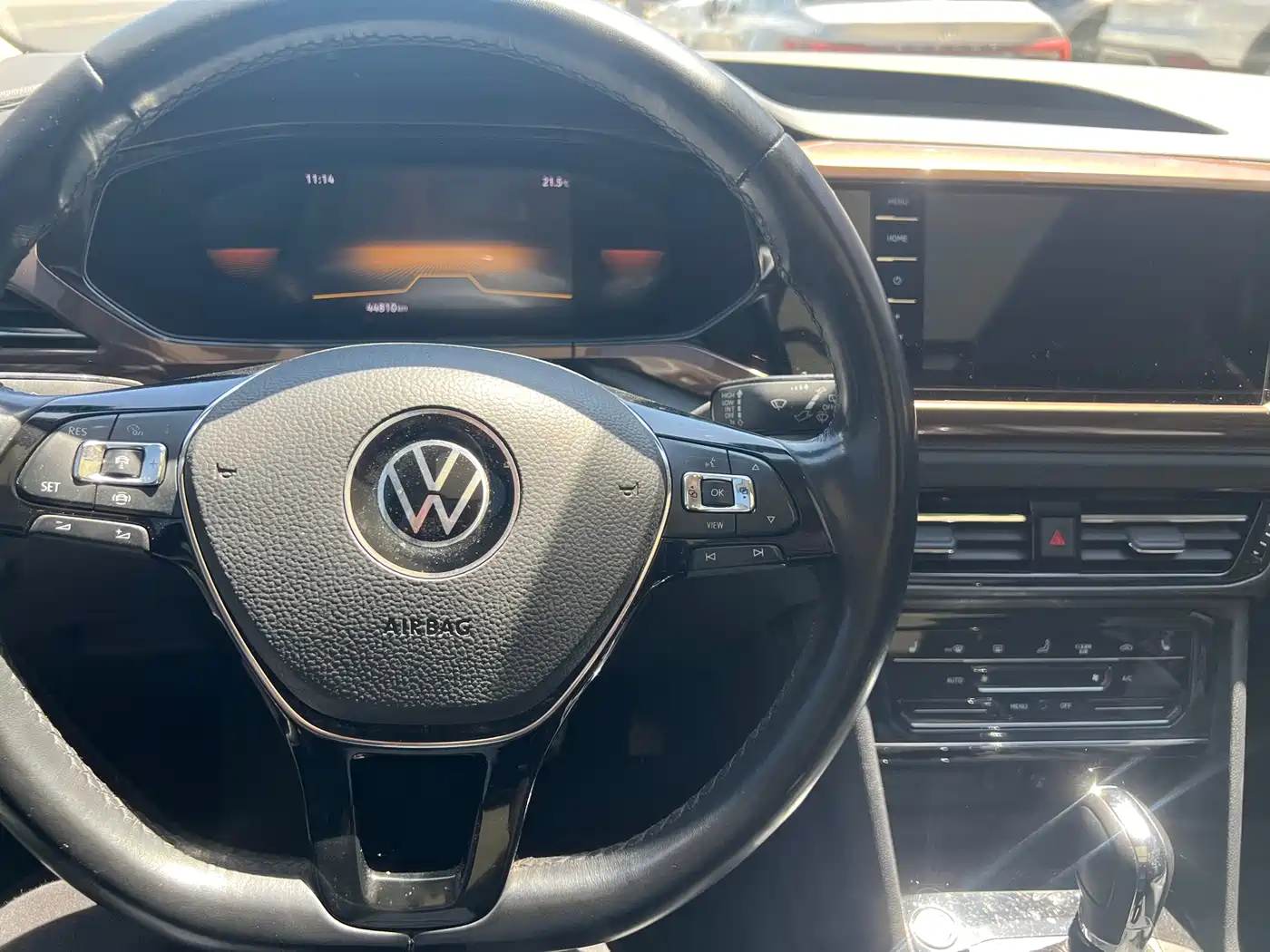 Volkswagen Tharu 2022 280TSI FWD Luxury Edition фото 11