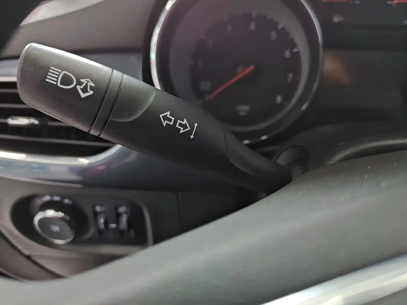 Buick Verano 2016 Hatchback 15S Automatic Leading фото 18