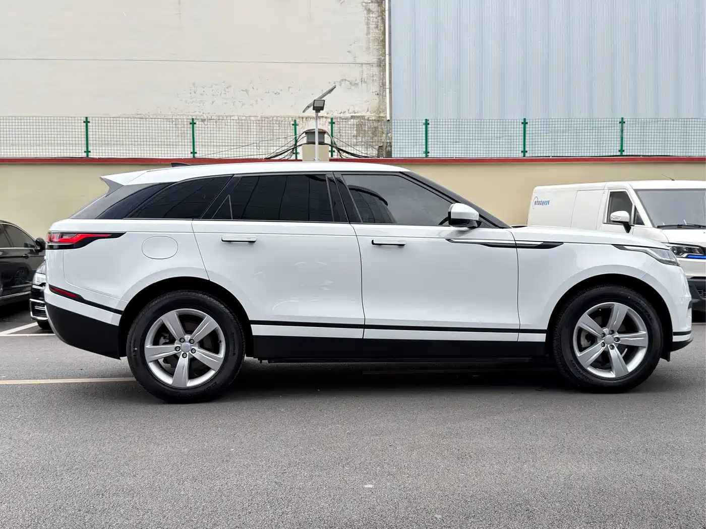 Land Rover Range Rover Velar 2020 P250 фото 15