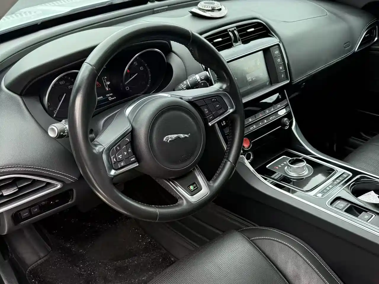 Jaguar XE 2016 2015 2.0T 200PS R-Sport