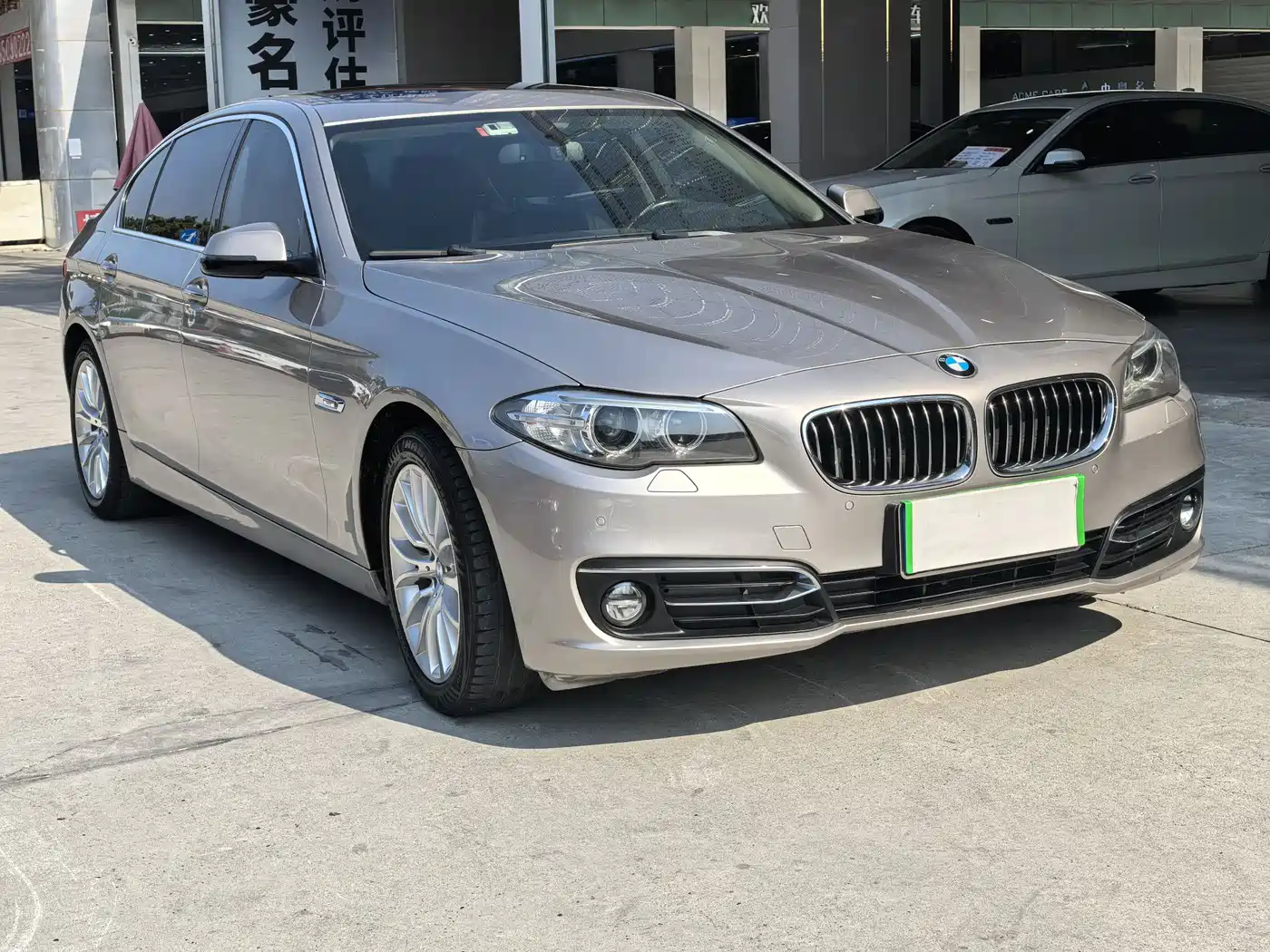 BMW 5 Series 2017 525Li Luxury Design Package фото 3