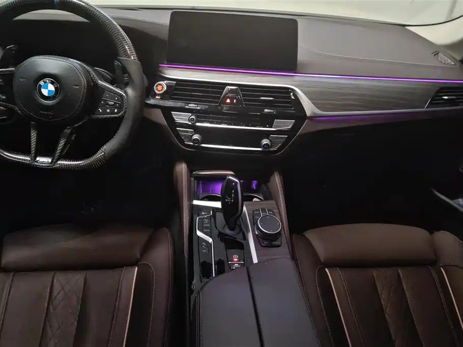 BMW 5 Series 2021 530Li Leading M Sport Package фото 16