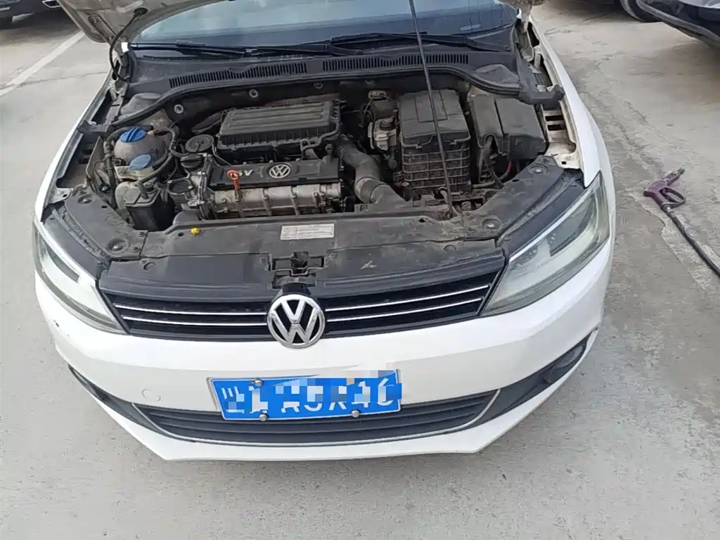 Volkswagen Sagitar 2014 Facelift 1.6L Automatic Leading Version фото 20