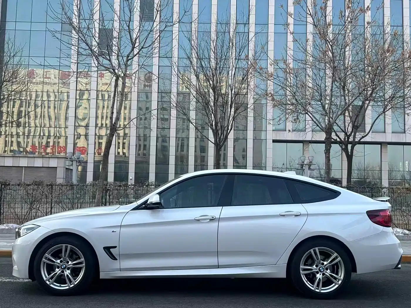 BMW 3 Series GT 2019 320i M Sport Model фото 7