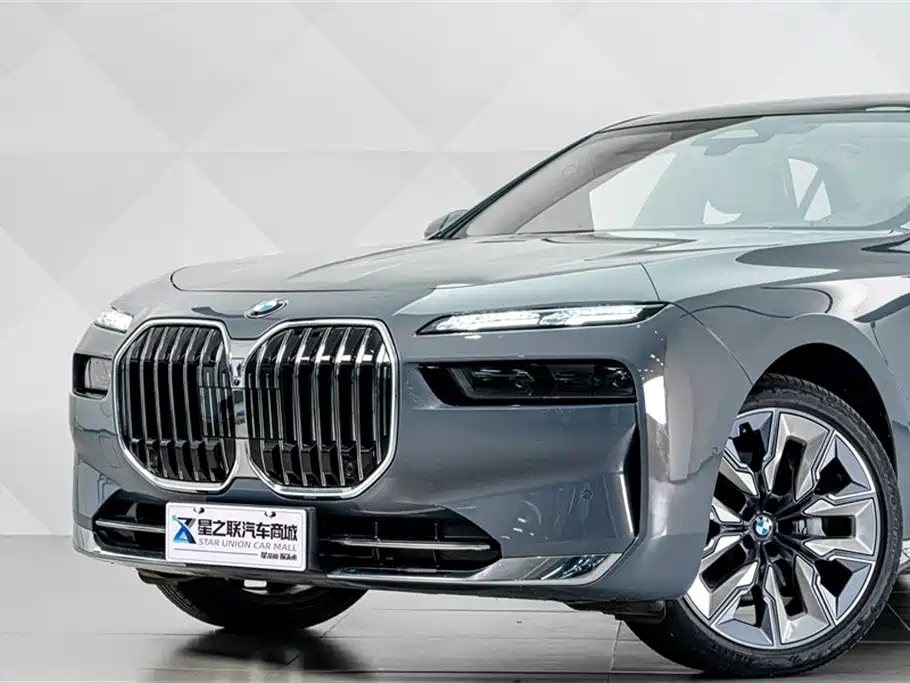 BMW 7 Series 2023 Model 740Li Leading Luxury Package фото 3
