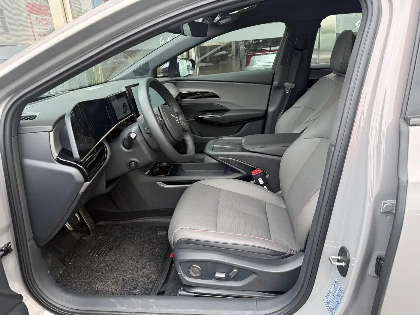 Hongqi EH7 2025 640 AWD Smart Selection Edition фото 4