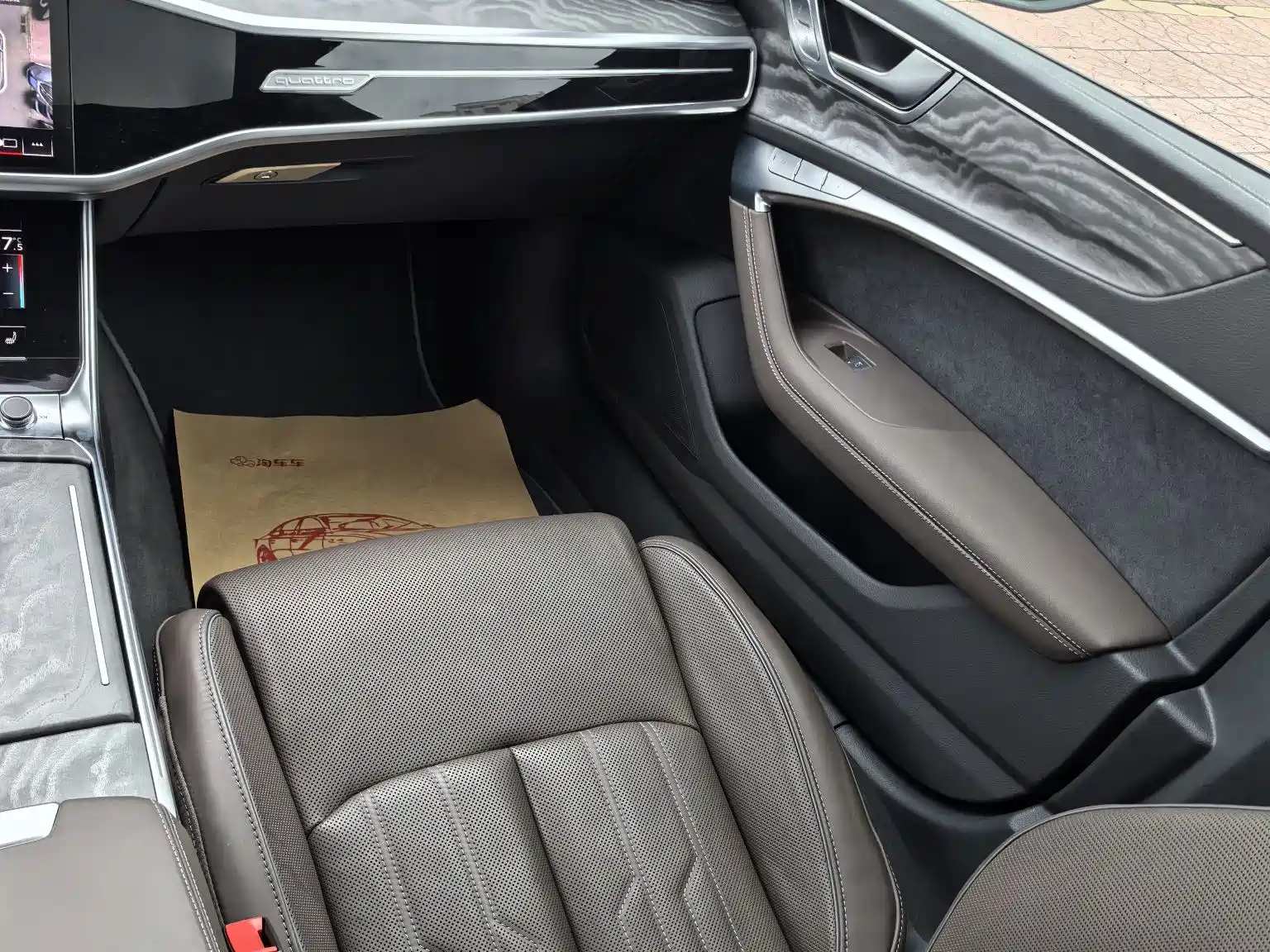Фото 17 - Audi A7L
