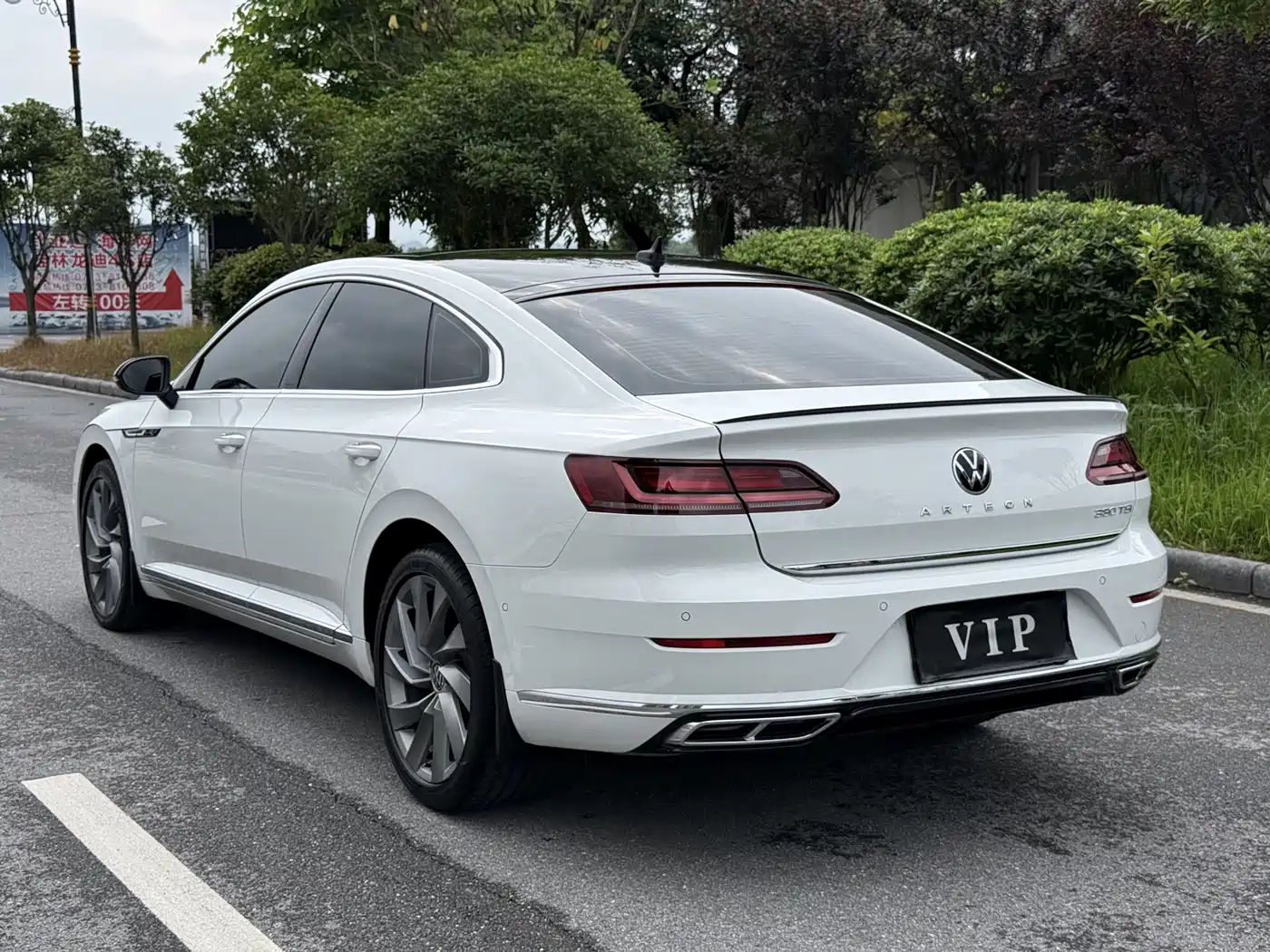 Volkswagen FAW-Volkswagen CC 2023 380TSI Eye-catching Edition фото 6