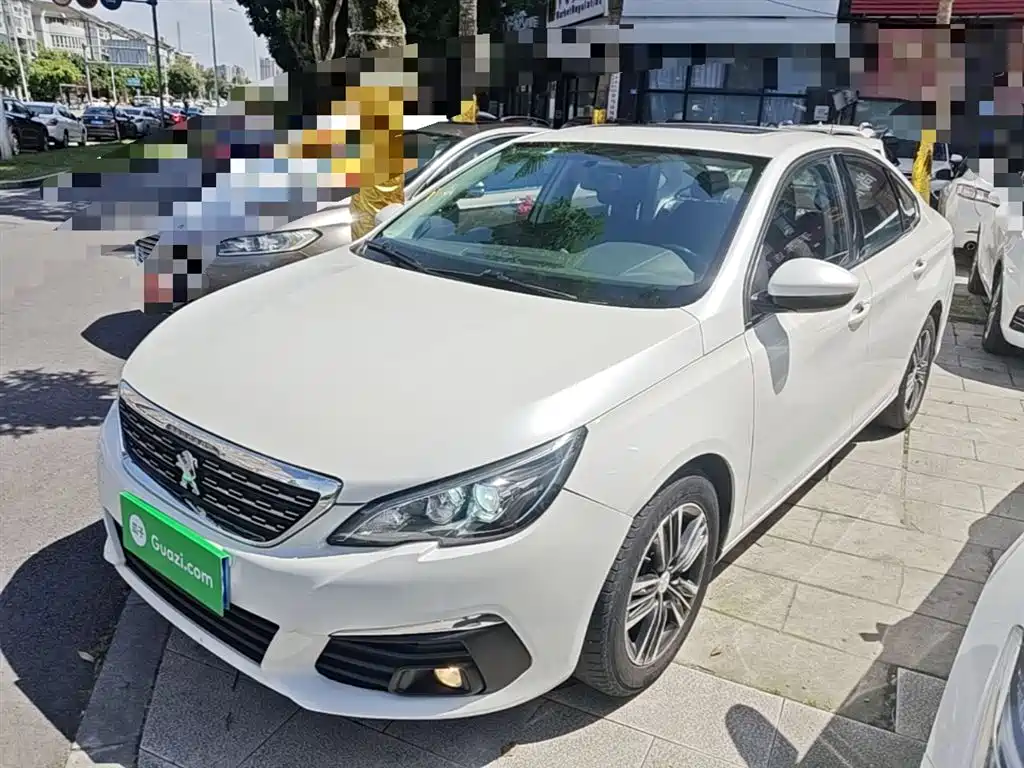 Peugeot 308 2018 1.6L Auto Luxury Edition фото 2