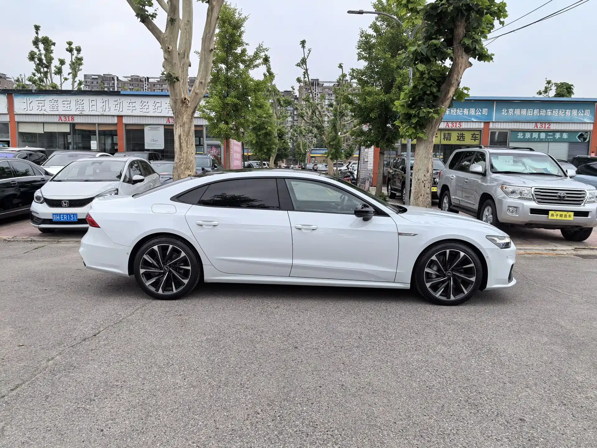 Фото 18 - Audi A7L