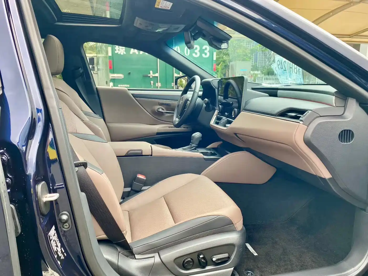 Lexus ES 2025 200 Ultimate Edition фото 7